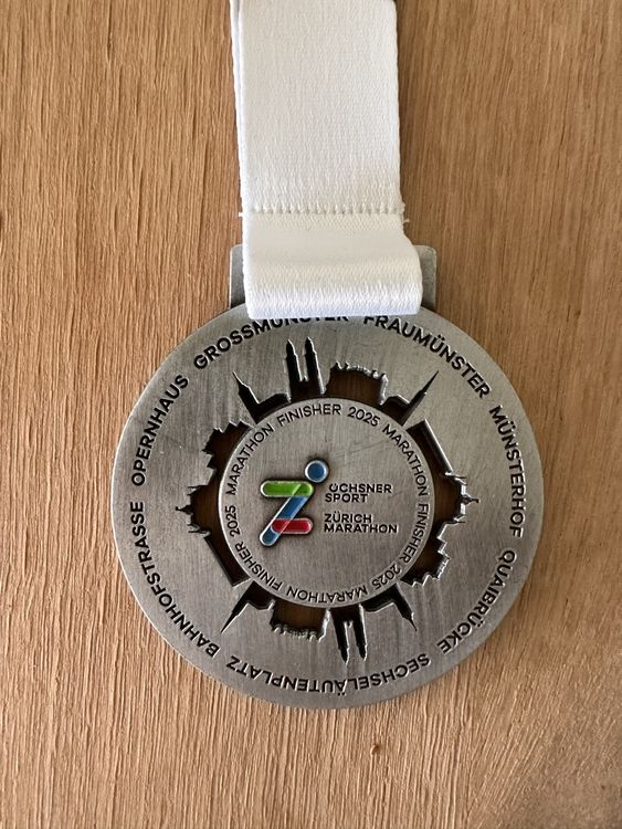 Zürcher Marathon Medaille 2025 2