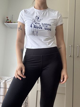 Damen Crop T-Shirt weiss Grafik Print Grösse S guter Zustand