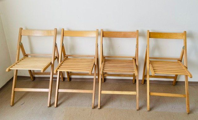 Chaises: 9 Klappstühle aus Holz – D'occasion à Oberrieden par Ket25