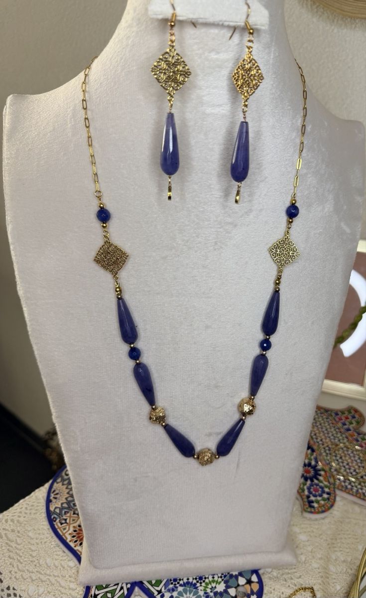 Altri gioielli: Handmade Necklace and Earrings Set Blue – Nuovo (secondo la descrizione) da Bouveret venduto da dou_g8q7
