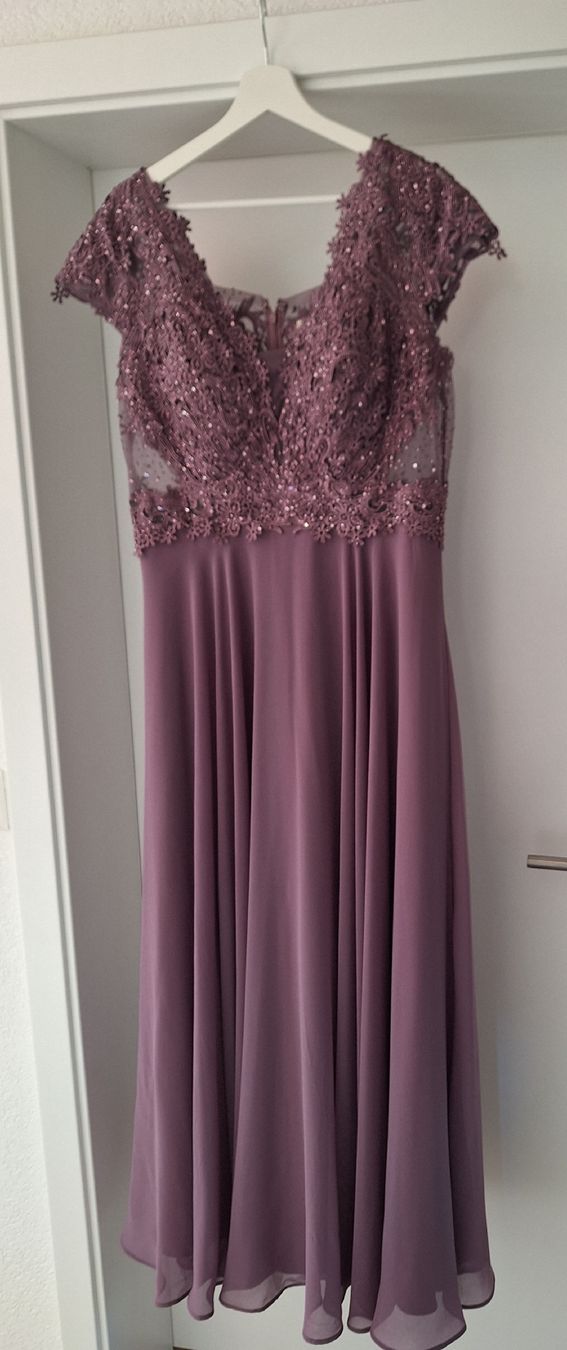 Vestiti: Festkleid – Usato da Zollbrück venduto da MAEZ01