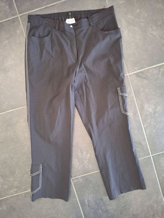 Schwarze Sommerhose /Caprihose mit Taschen, Gr 46 - Chalou