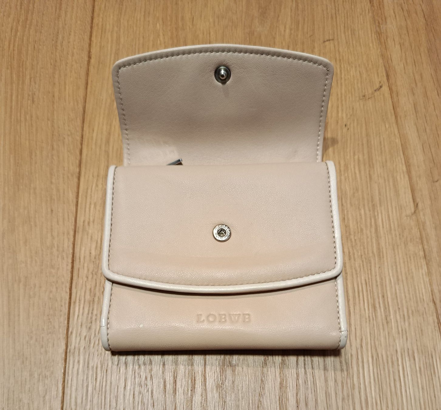 Loewe Portemonnaie: Loewe Geldbörse – Gebraucht aus Unterägeri von rockundco 1