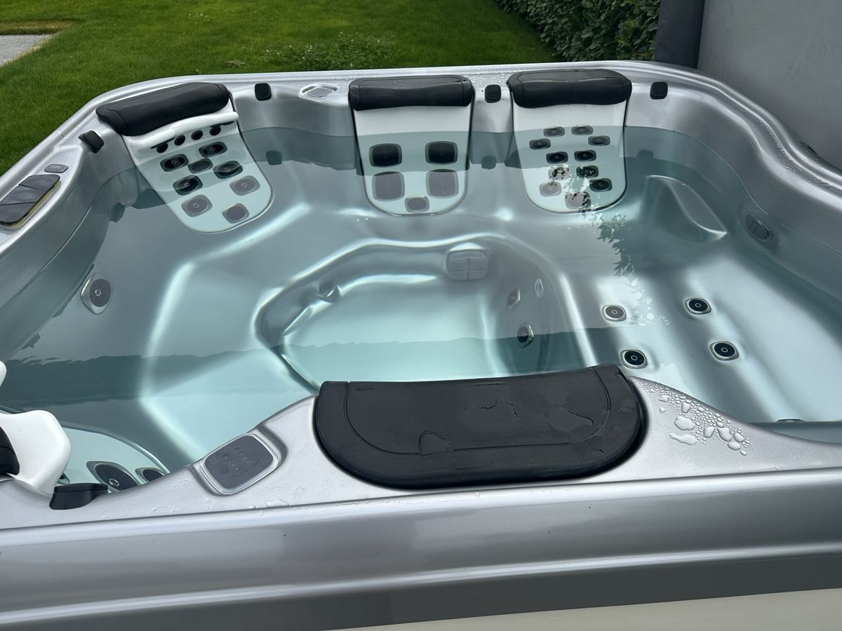 Villeroy & Boch Whirlpool: Villeroy&Boch Whirlpool – Gebraucht aus Zürich von Chrisme0 3
