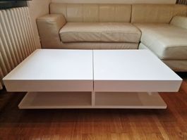 Toller weisser Couchtisch mit Stauraum