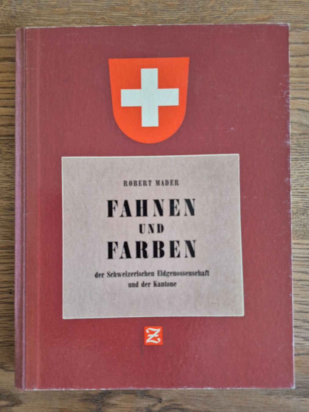 Libri: Fahnen und Farben der Schweiz. Eidgenossenschaft und Kantone – Usato da Balsthal venduto da Jamamoegg