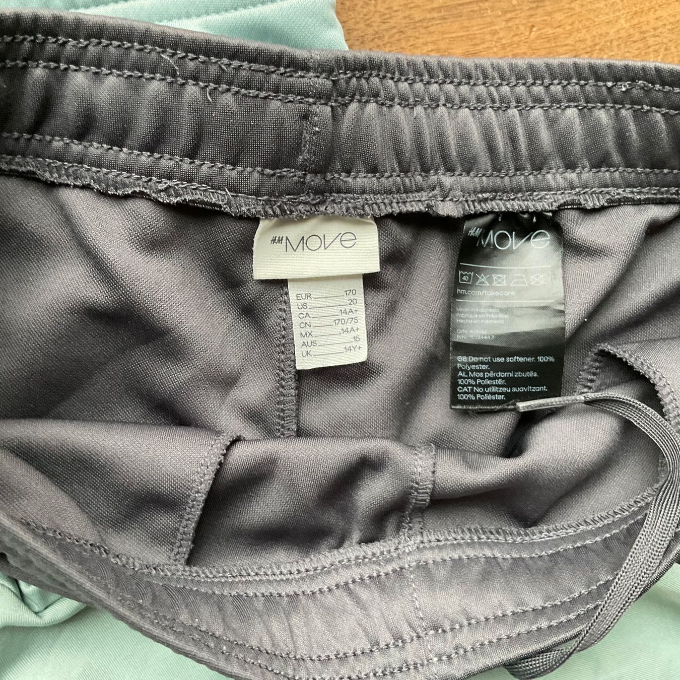 H&M Lotti & Set di vestiti: Trainingsanzug, H&M Move, Gr. 170 – Usato da Wattwil venduto da Marlan3 1