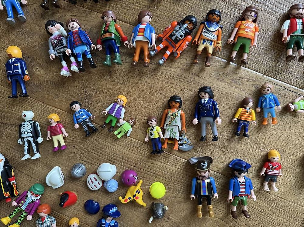 Playmobil Jouets: Lot de 60 figurines Playmobil avec accessoires – D'occasion à Nyon par Edelweiss_88 4