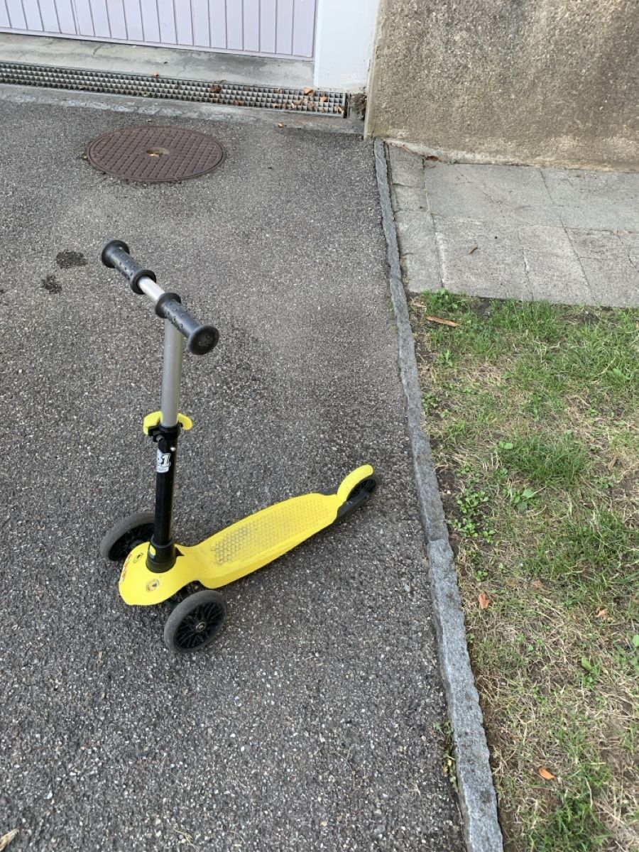 Oxelo Kickboard: Gebrauchter gelber Oxelo-Dreirad-Roller – Usato da Allschwil venduto da nscendoni 1