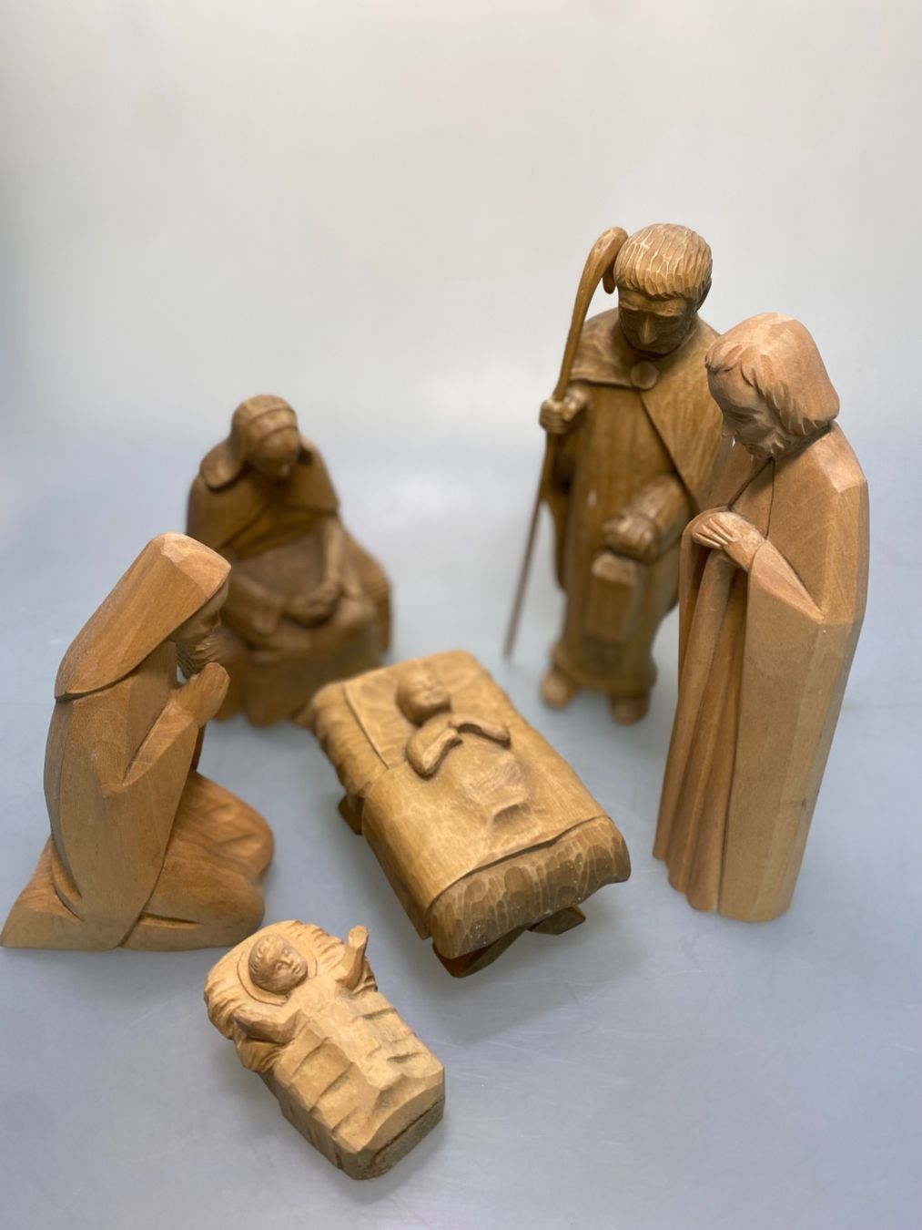 Figurines: Krippenfiguren/Weihnachts-Set aus Holz – D'occasion à Luzern par altwarenhandel