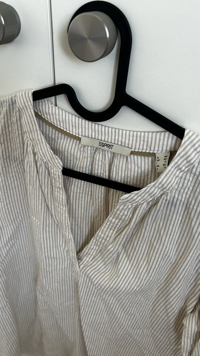 Esprit Camicette: Leichte Esprit Bluse, Weiss/Beige, Grösse XS – Nuovo (secondo la descrizione) da Neuenkirch venduto da Bettinaverena 1