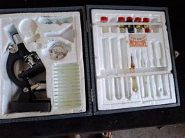 Mikroskop Koffer Set mit Zubehör. Zubehör nicht komplett.