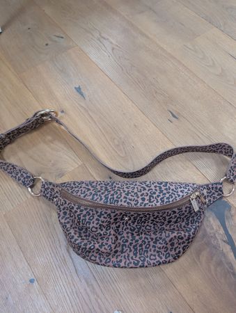 Banane léopard en cuir, Maradji