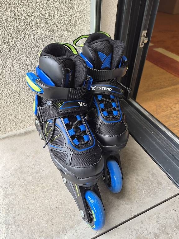 Inline-Skating & Rollschuhe: Pattini a rotelle Rollerblade tg 33-36 per bambini – Gebraucht aus Taverne von jaeggiar 1