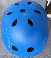 Kinder Sporthelm blau mit Gebrauchsspuren 