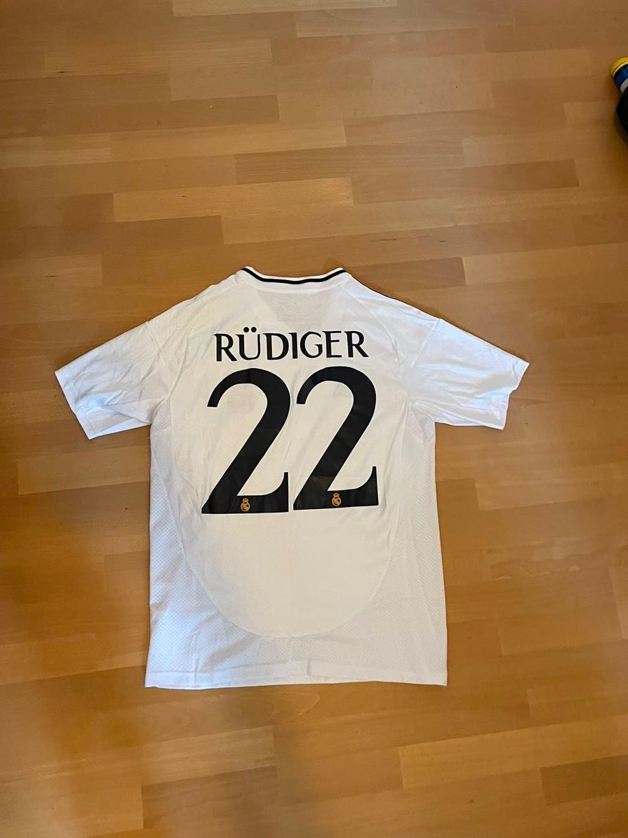 Adidas Canottiere & Pantaloni: Real Madrid Trikot Rüdiger replica – Nuovo (secondo la descrizione) da Zürich venduto da Alpina10 1