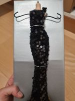 Schmuckpuppe, Paillettenkleid, Schuckaufbewahrung, Ständer