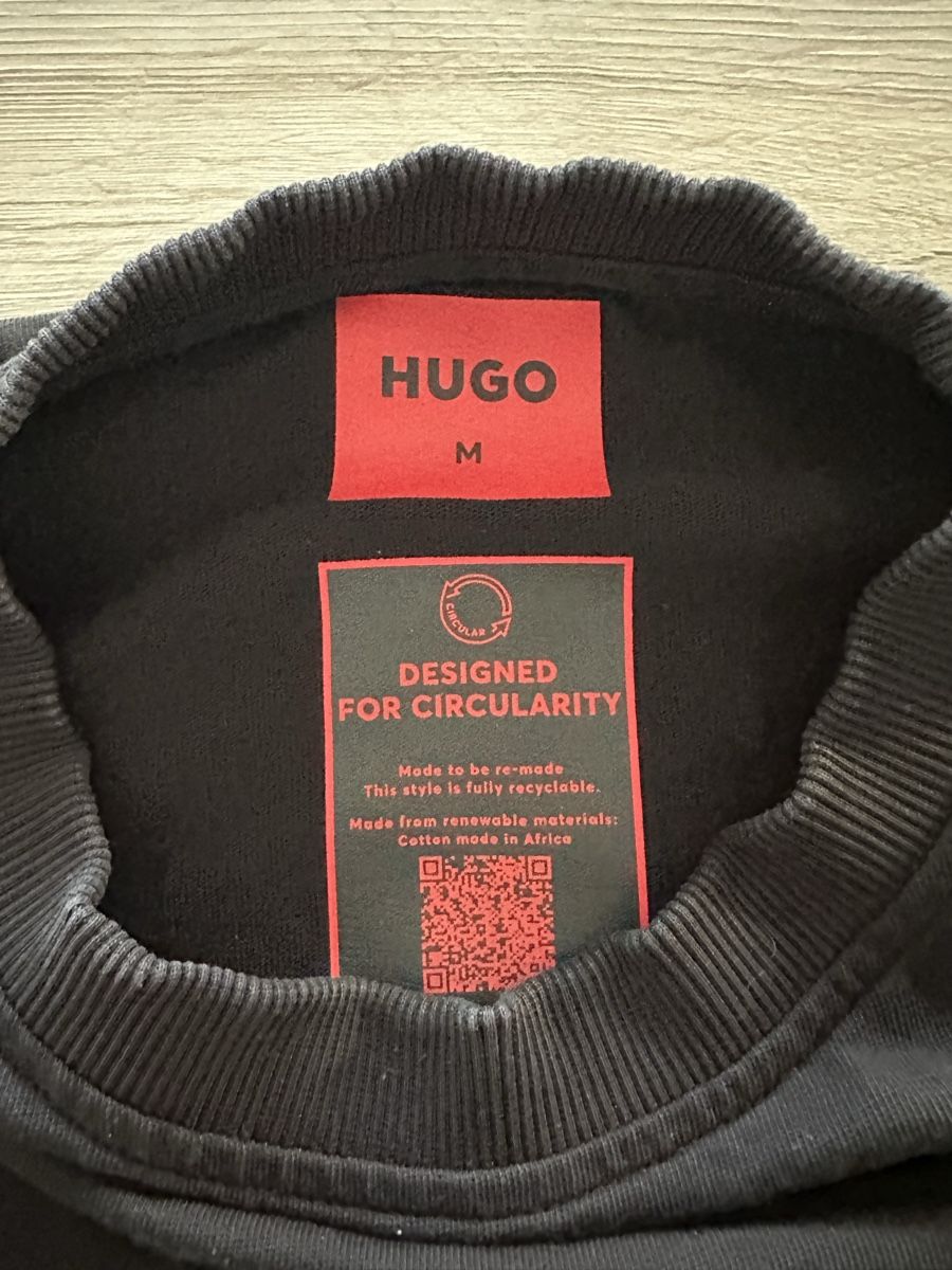 Hugo Boss T-Shirts: T-shirt Hugo Boss noir, taille M – Gebraucht aus Moutier von francisco20 1