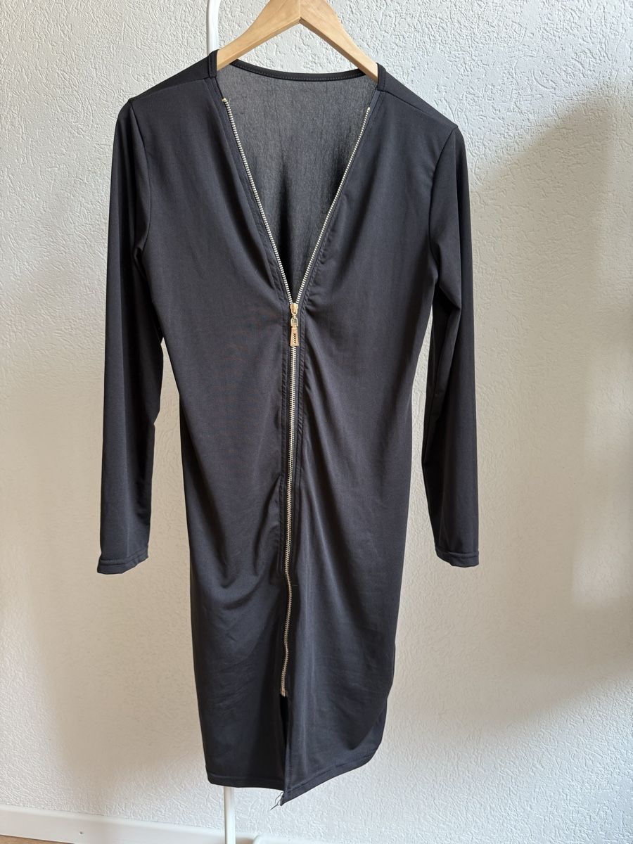Robes: Robe noire transparente ouverture réglable dos, t.38/M – D'occasion à Tavannes par Thriftshop