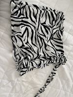 Bershka Zebra Muster Rock Grösse M