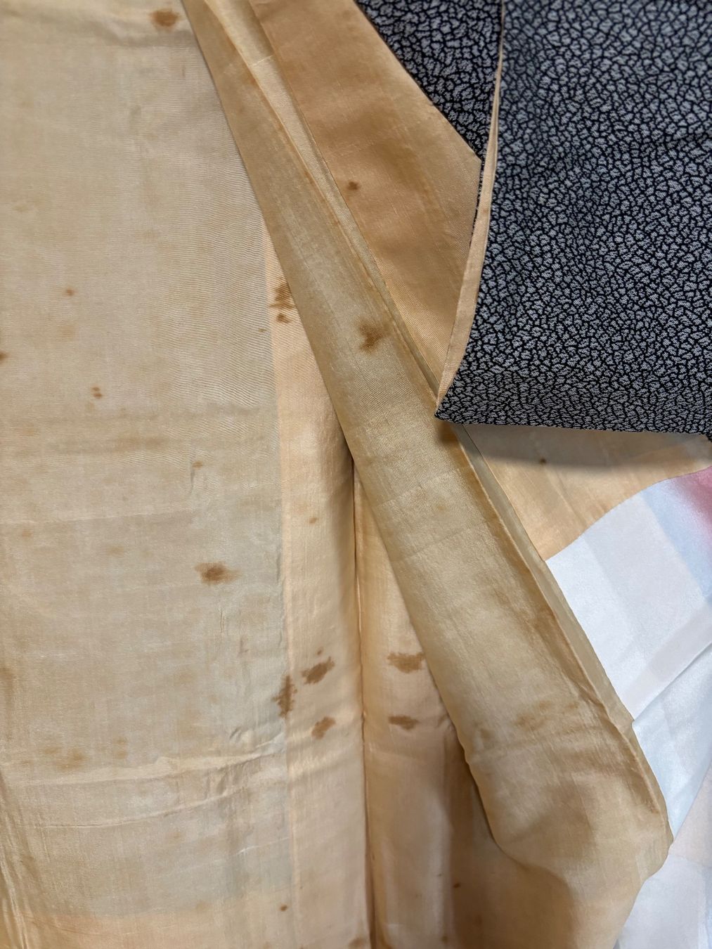 Arte internazionale: VINTAGE Seide Kimono aus Japan – Usato da Trübbach venduto da hik_gh6y 4