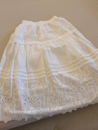 Romantischer weißer Spitzenrock – Boho Chic