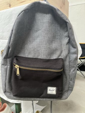 Grauer Rucksack von Herschel
