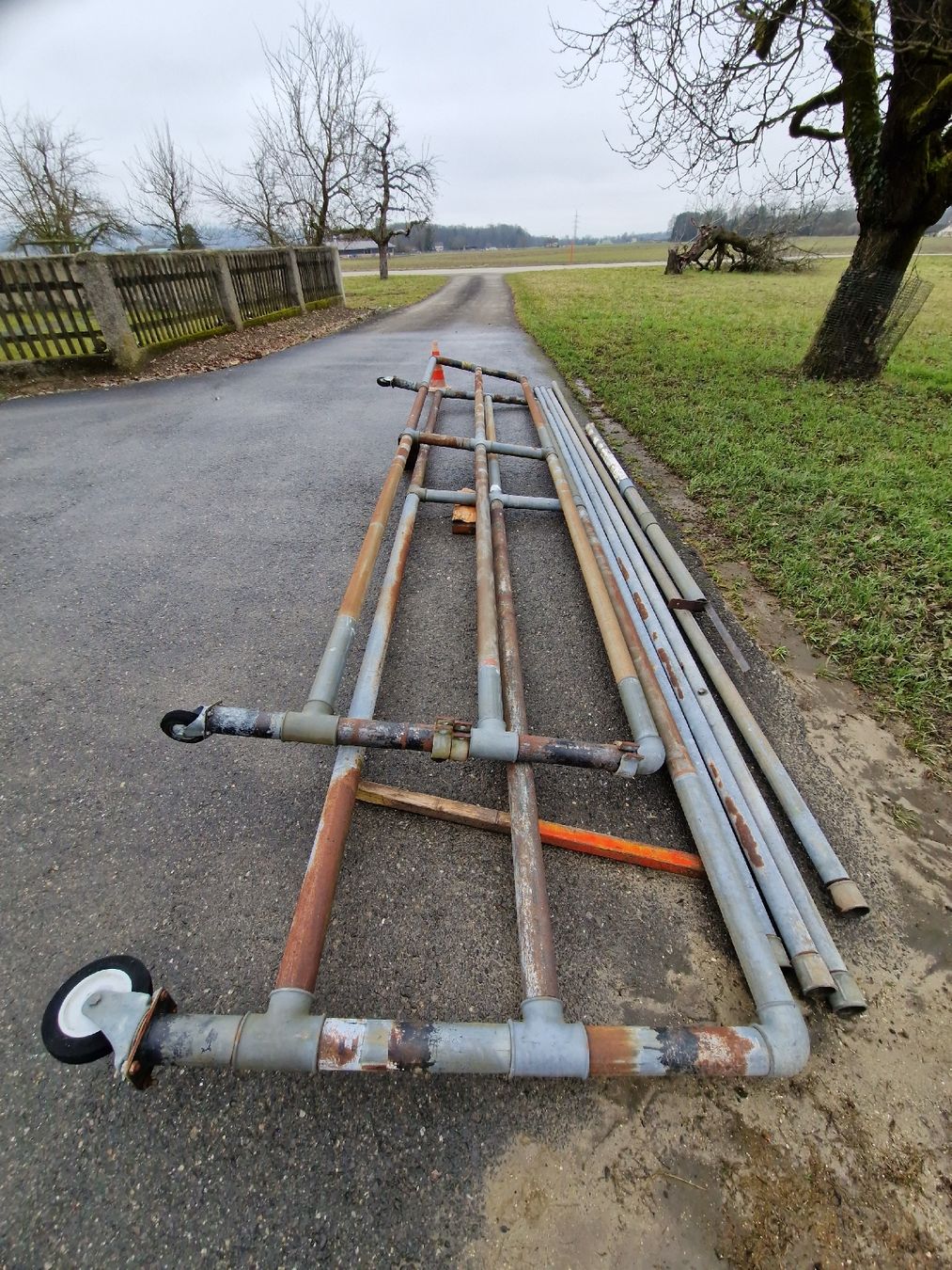Altre attrezzature per stalle: Laufhof Tore mit Rollen – Usato da Studen BE venduto da valtra66 1