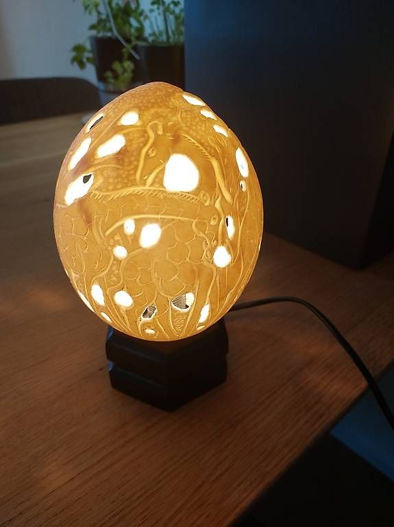 Tutte le decorazioni: Lampe Straussen-Ei geschnitzt Südafrika  – Usato da Oberuzwil venduto da and_n5lg