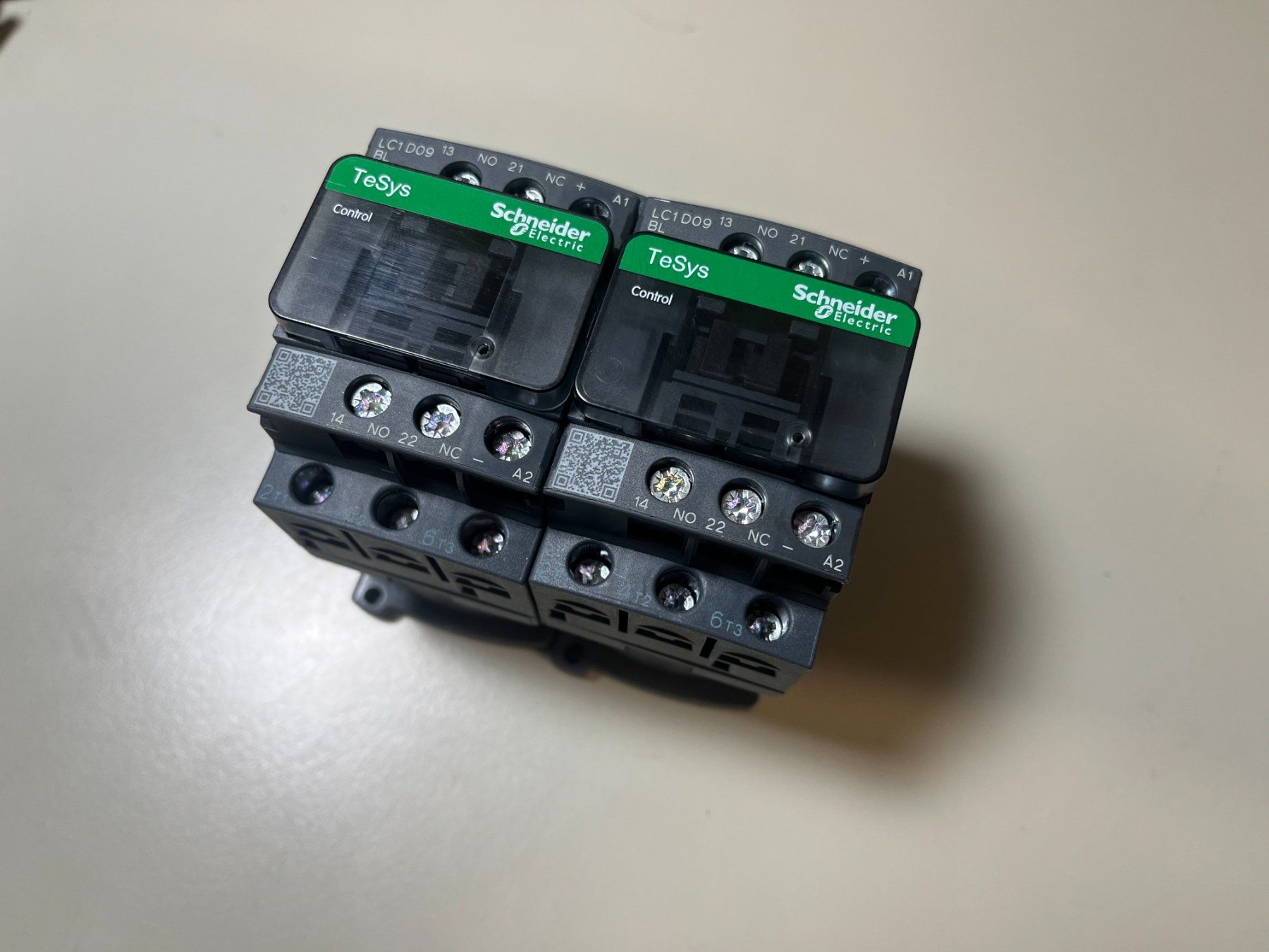 Schneider Componenti elettronici: Schneider Schütz LC1D09 BL 24V DC 2stk. – Nuovo (secondo la descrizione) da Jenaz venduto da Speedy350
