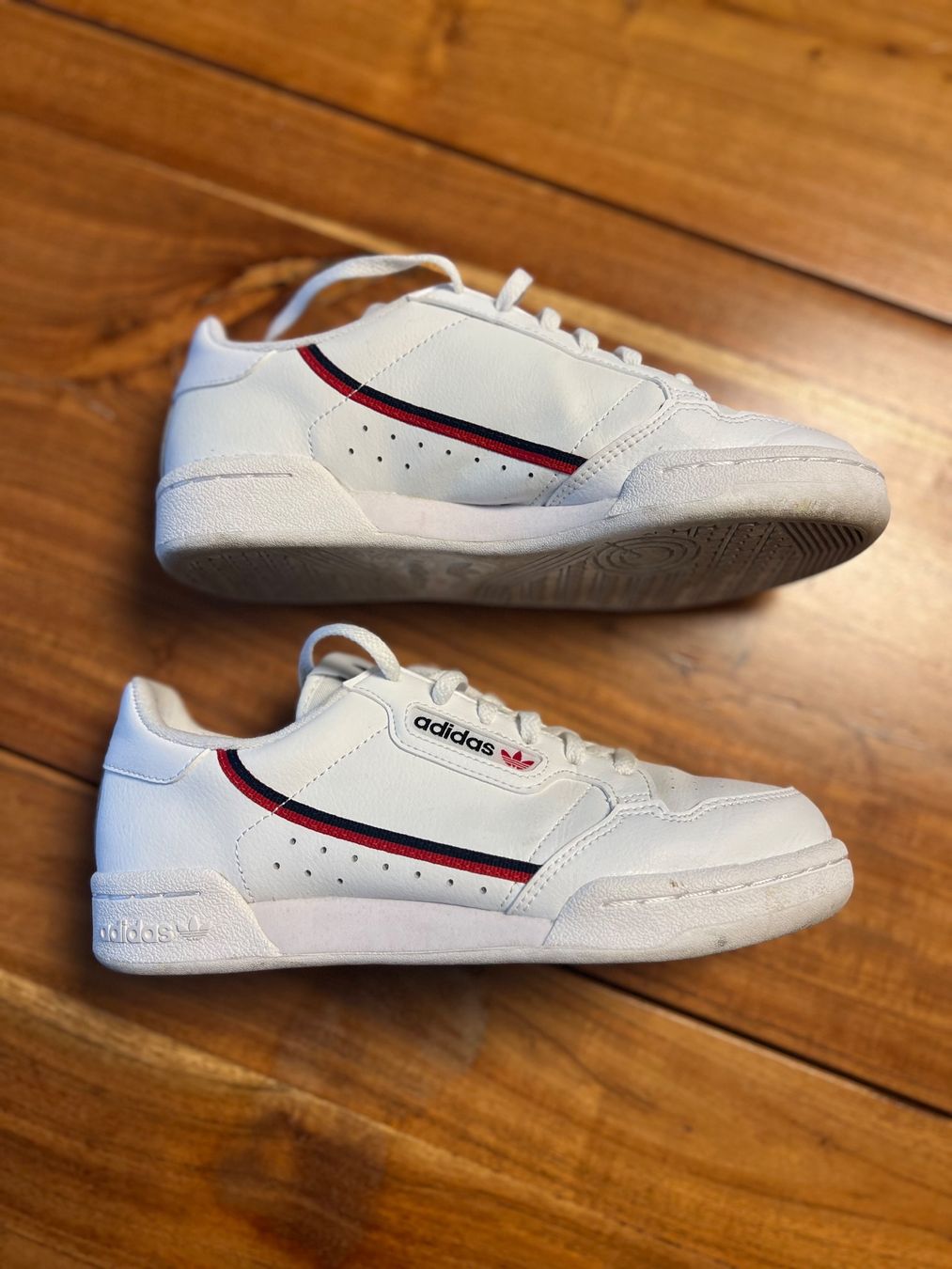 Adidas Chaussures hommes: ADIDAS Sneaker weiss – D'occasion à Bassersdorf par m.vontobel