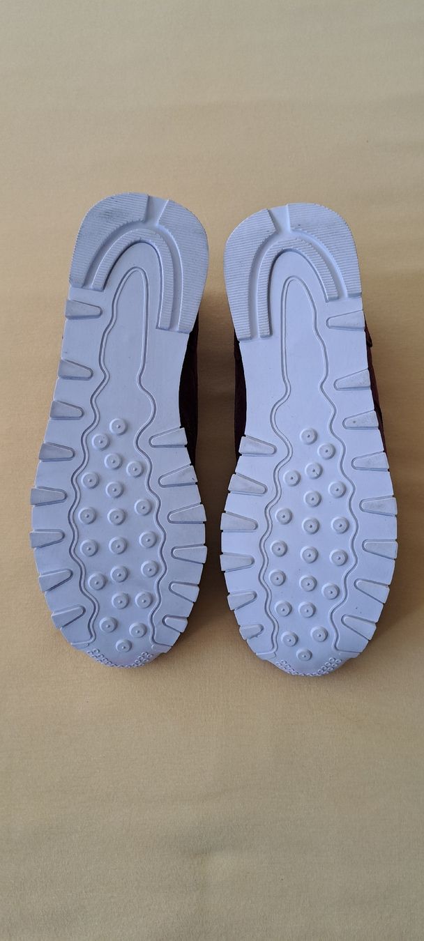 Scarpe da donna: Baskets VTY violet-prune, Taille 42, NEUVES – Nuovo e nell'imballaggio originale da Meyrin venduto da gazon02 4