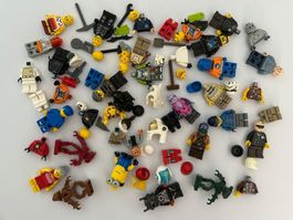 Lego - lot de pièces détachées de figurines et accessoires