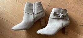 Elegante Damen Stiefeletten in Grau mit Schleife
