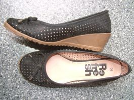 Keil-Pumps von Refresh, schwarz Gr. 38 %%