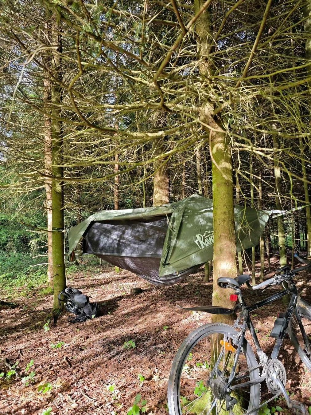 Amache: Camping Hängematte mit Moskitonetz & Regenschutz – Usato da Bern venduto da Turbine 1