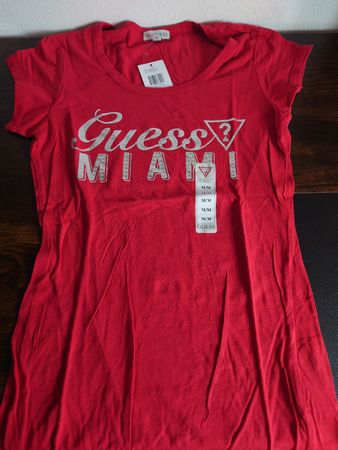 T-shirt Guess brand new Size M