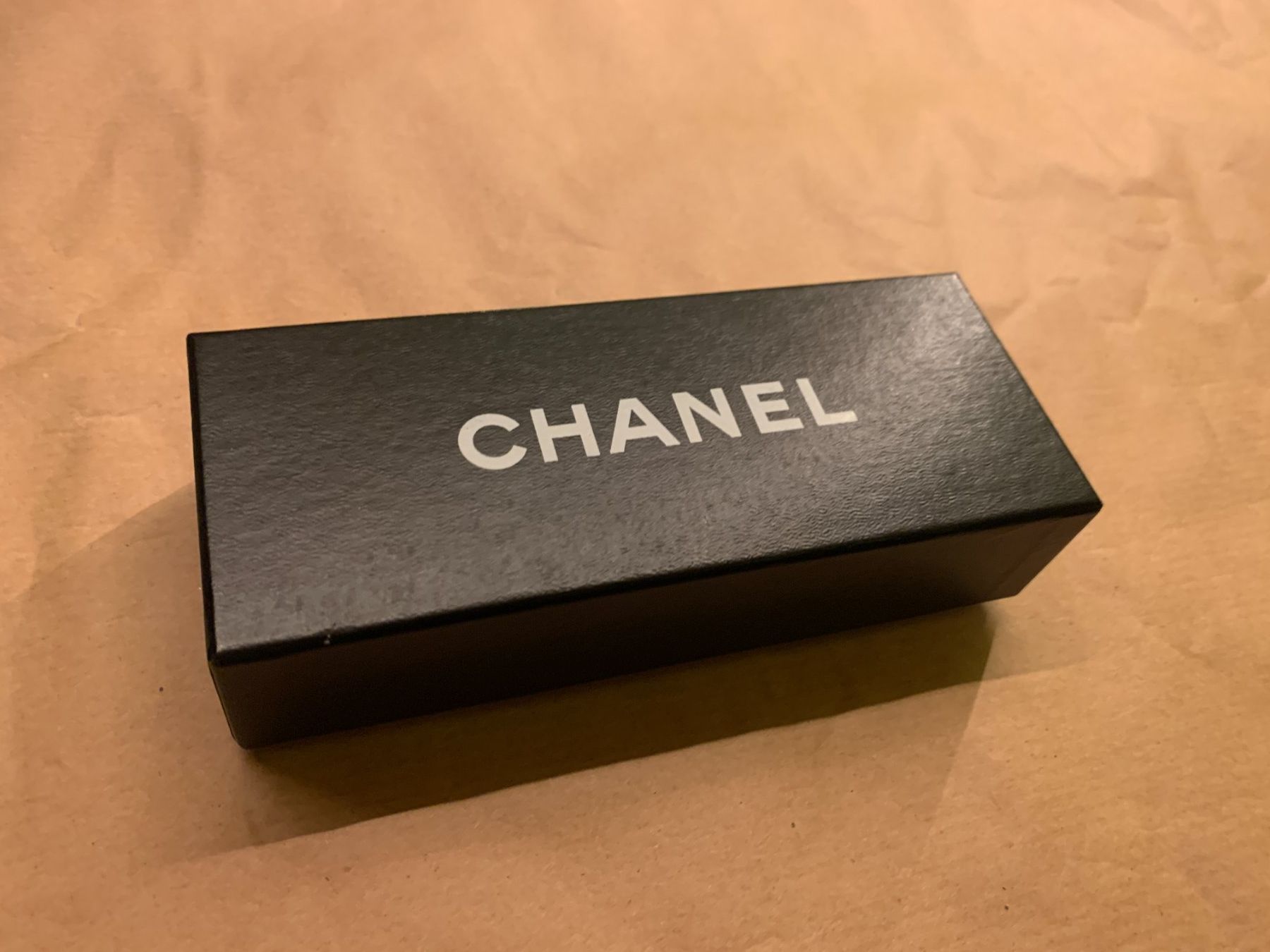 Chanel Altro in  Abbigliamento & Accessori: Boite Chanel, Etui Lunettes – Usato da Chalais venduto da Decoarts.art 1