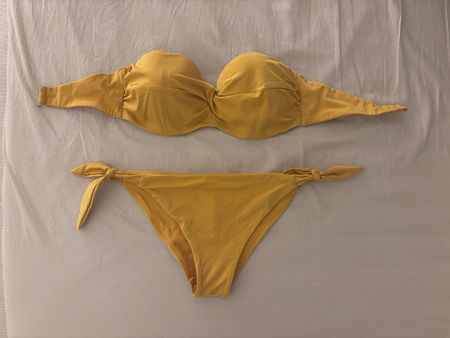 Bikini giallo taglia 75D nuovo mai usato 