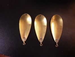 3 anciennes cuillères pour la traîne/3 antik Schlepplöffel