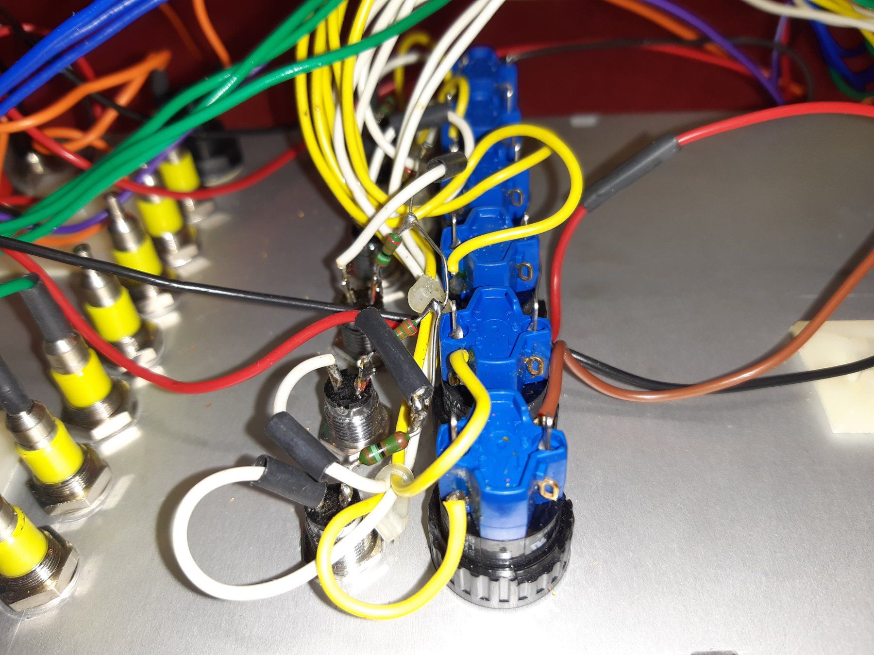 Interruttori: Frontpanel, Abdeckplatte von einem Gerät, Schalter LED's etc – Usato da Lohn-Ammannsegg venduto da Molch7 4