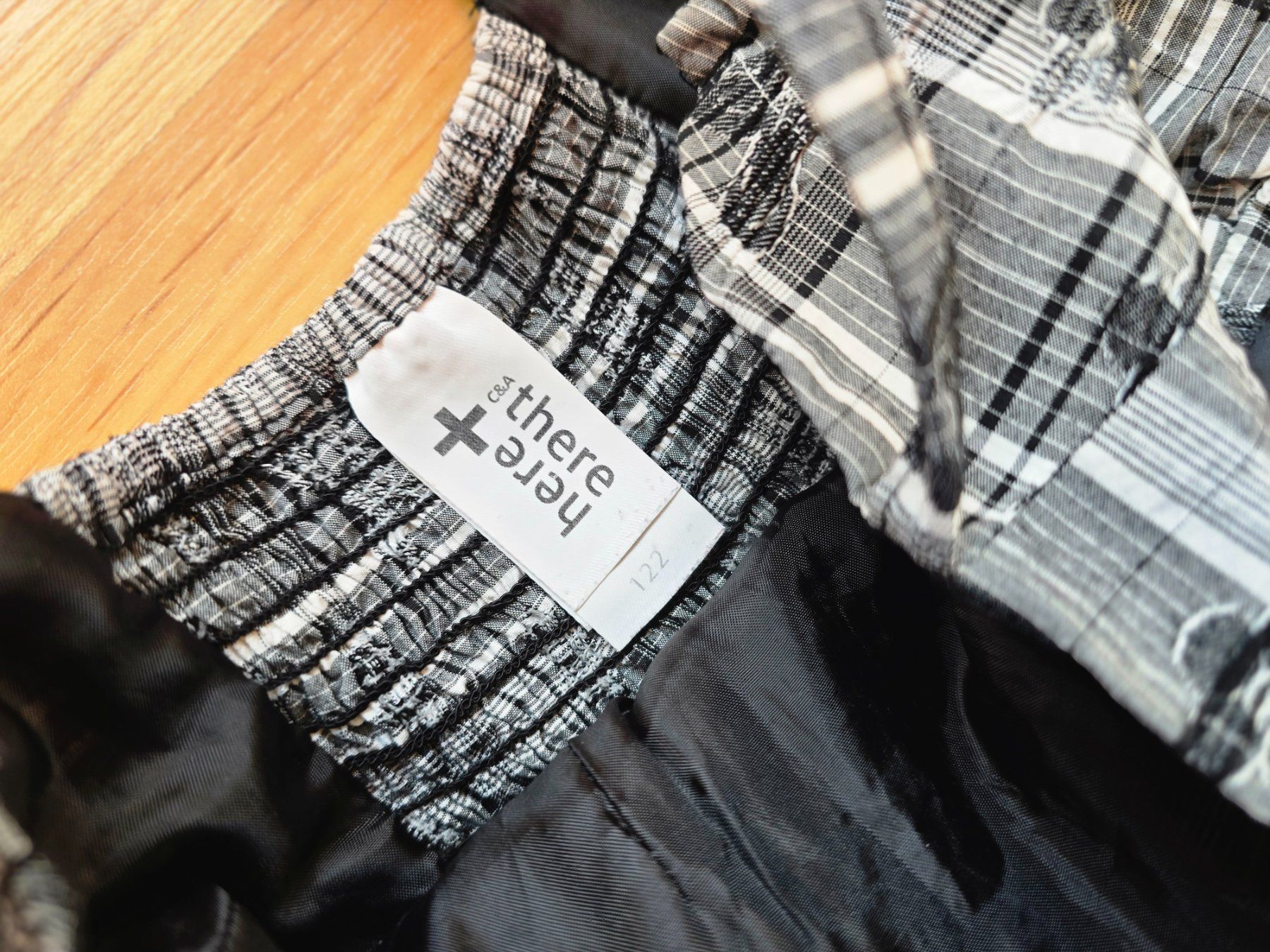Vestiti & Gonne: Kleid Gr. 122 – Usato da Büttikon AG venduto da Amineah 1