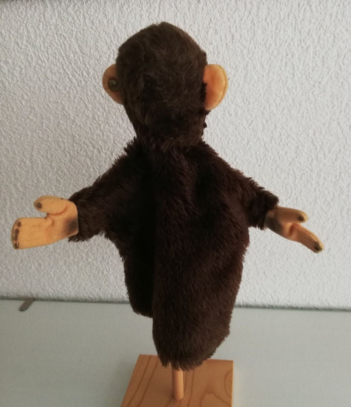 Steiff Giocattoli: Süsser Affe Handpuppe von Steiff mit Knopf – Usato da Sissach venduto da luvama 1
