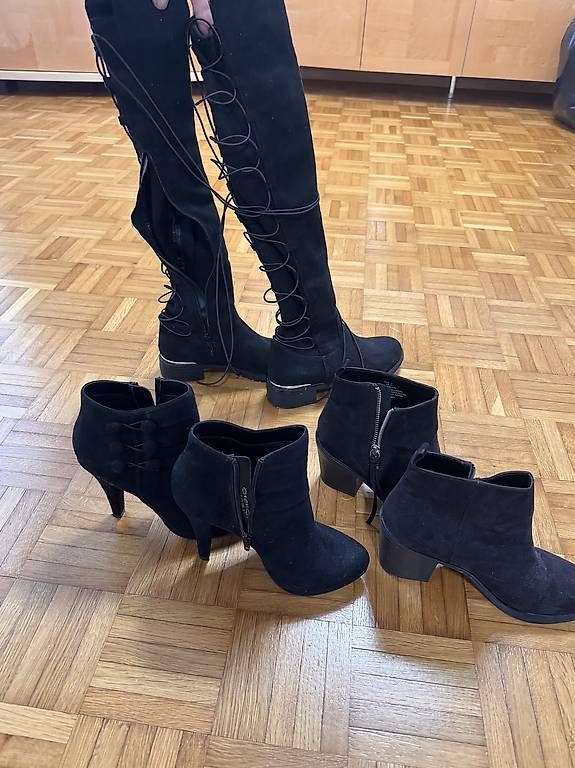 Chaussures femmes: Stiefel zu verkaufen – D'occasion à Münchenstein par mta_2wyb