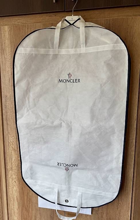 Borse: Luxus Moncler Kleidersack-Set – Usato da Buochs venduto da kel_982x 2
