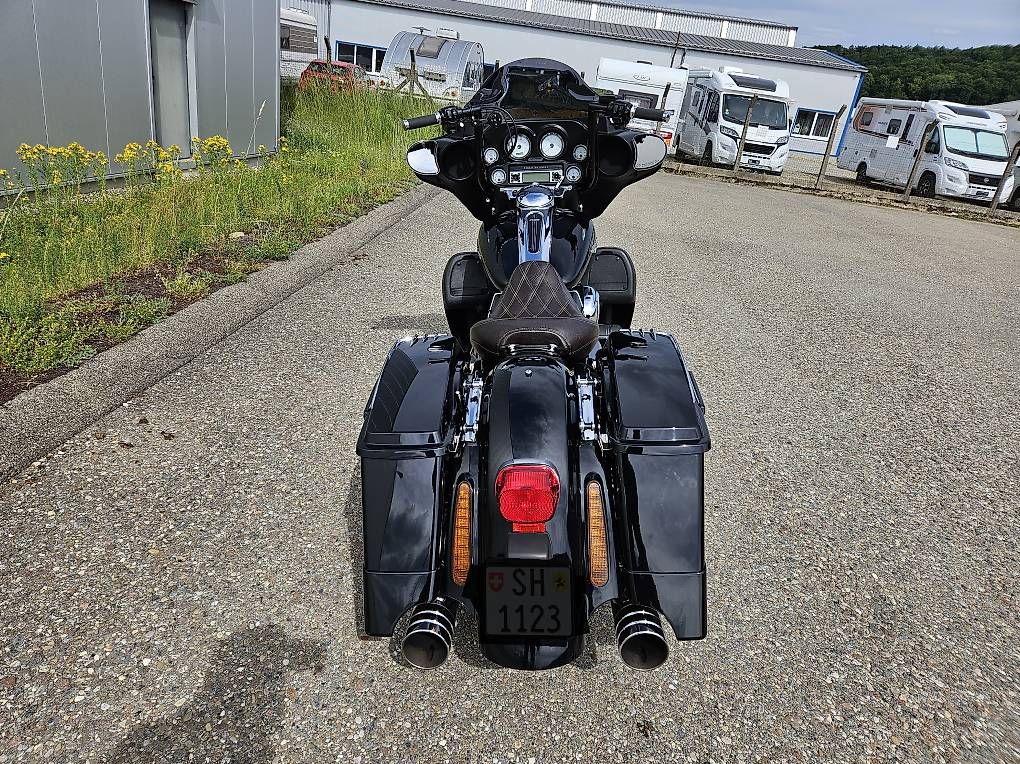 Harley-Davidson Touring: Harley Davidson FLHX Street Glide – Usato da Beringen venduto da Oliator 2