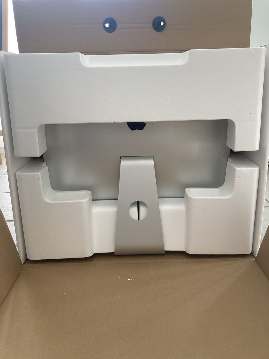 Apple PC: iMac 21.5“  – Difettoso da Flawil venduto da rcnkr 9