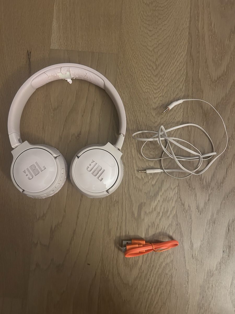 JBL Cuffie: JBL Kopfhörer rosa – Usato da Schöftland venduto da DesignbyNaja