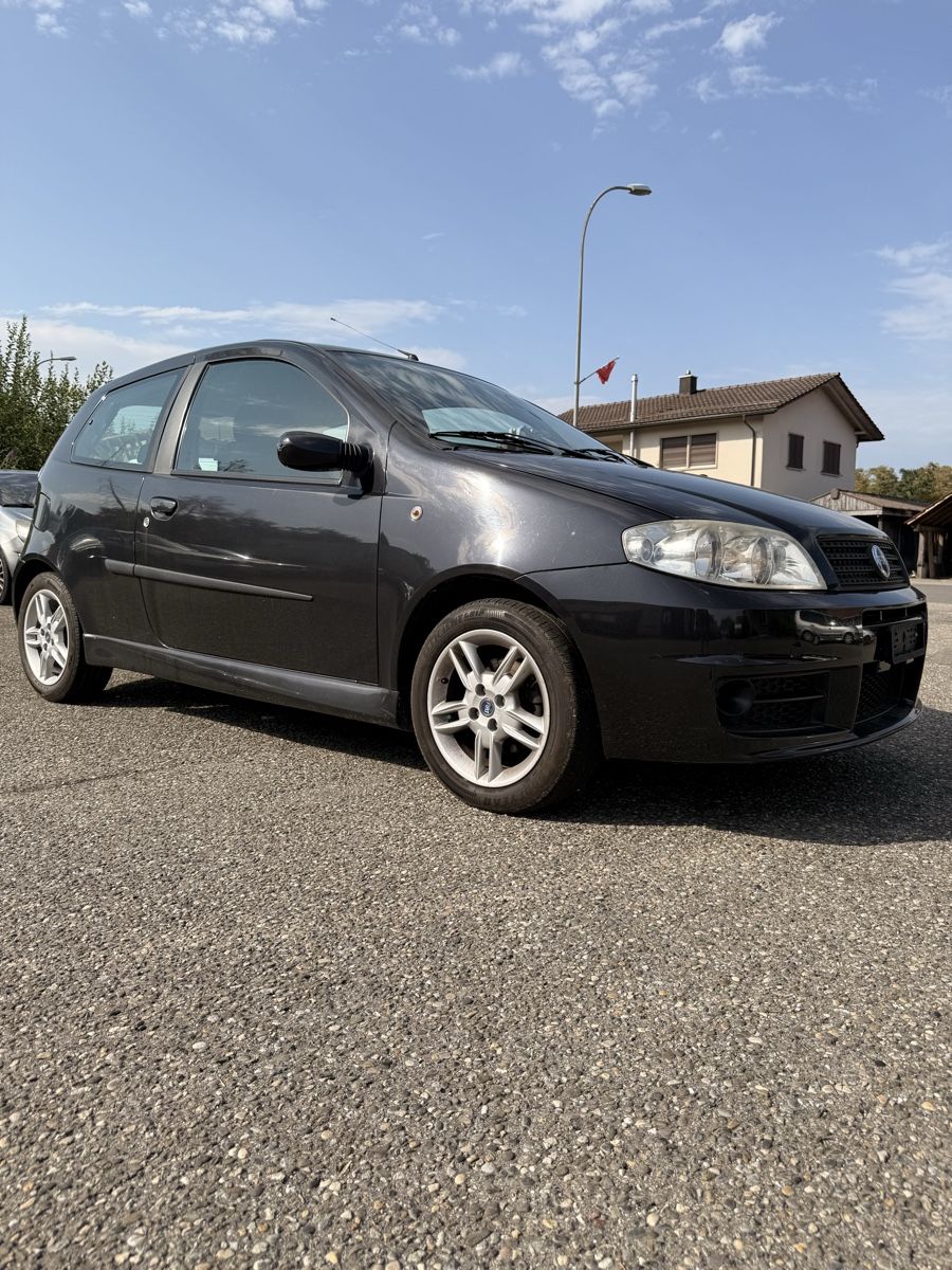 Fiat Automobili: Fiat Punto 1.4 Benzin – Usato da Höchstetten venduto da gk28 2