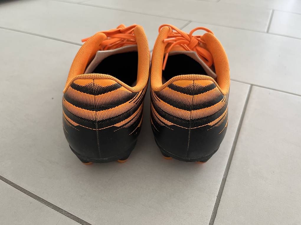 Scarpe da uomo: Chaussures de foot Puma, taille 42 – Usato da Perly venduto da Evan78 2